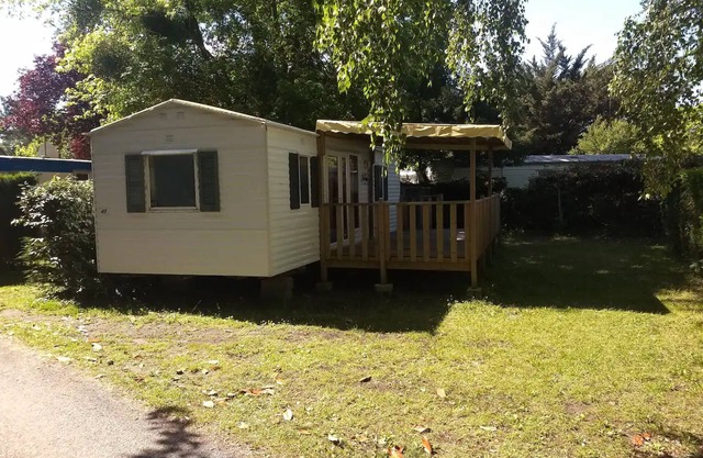 Chalet "Mobil-Home Climatisé, Calme, Arboré" con piscina, terraza privada y aire acondicionado