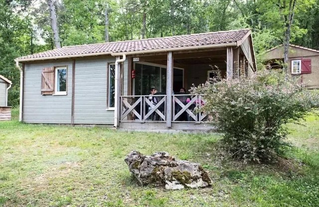 Camping la Peyrugue *** - Chalet soñado de 3 habitaciones para 5 personas