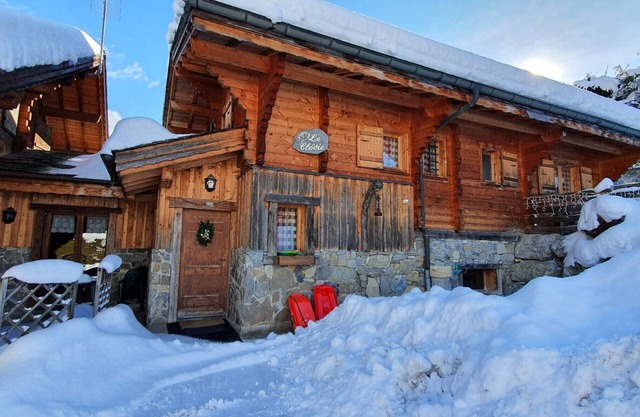 CHALET WITH SAUNA - MORZINE - 7 PEOPLE - CLEVIE