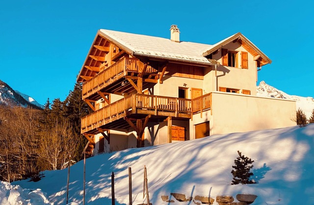 Chalet Takayama Furnished Accommodation **** Private sauna Monêtier les Bains Glacier view