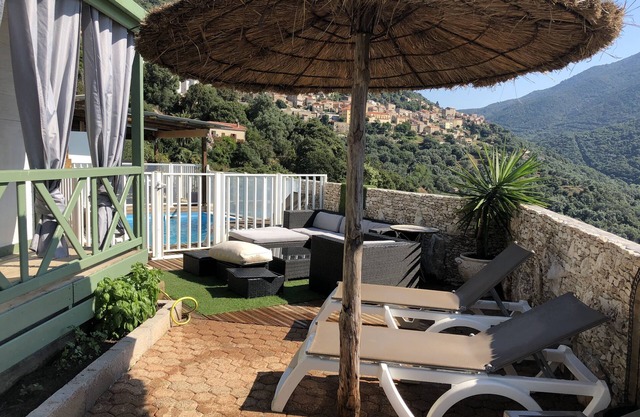 Chalet Vanessa gititel en propiedad privada 80m2 terraza vista panorámica