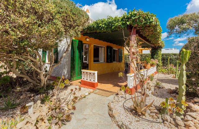 Chalet con jardín y vistas al mar - Villa Buena Ventura