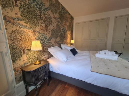 Chambre "Diane" avec salle d'eau privative et petit-déjeuner à Châteauroux - FR-1-591-602