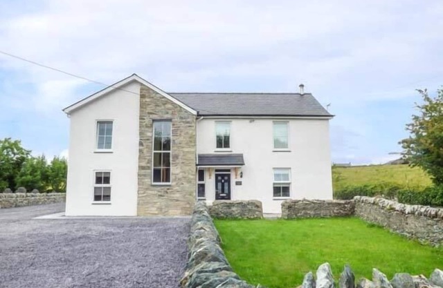 Casa Capilla, LLANDDEUSANT