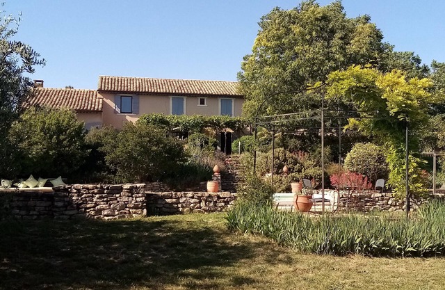 Casa de carácter, piscina, sauna, tranquilo