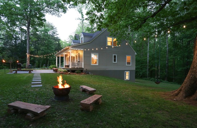 C'ville Country Retreat for UVa Events ~ Wine Tours ~ Reuniones familiares / de amigos