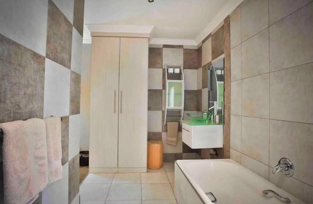 Charlton House 1 No loadshedding