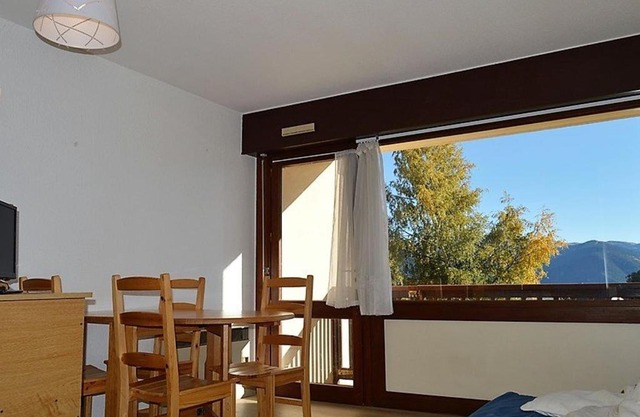 Charmant 2 Pièces Cabine Sud avec Jardin, Balcon & Proche Cœur de Station - FR-1-580-29