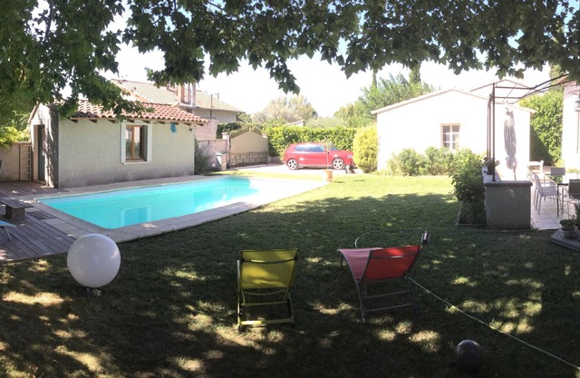 Encantadora casa provenzal con piscina cerca de Aviñón.
