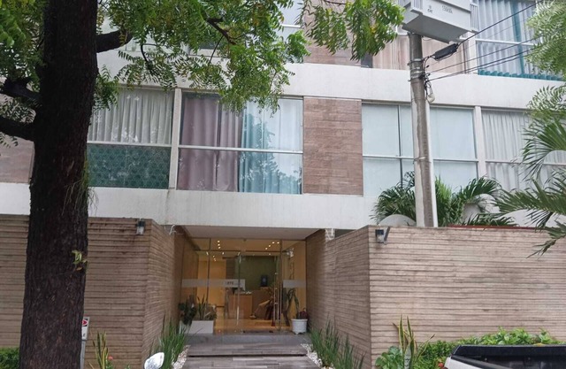 Charming 2-bedroom apartment with AC, WiFi, excelent location in Santa Cruz