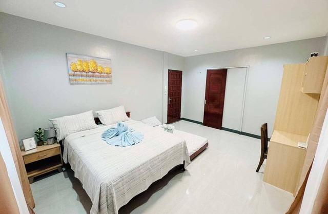 Charming 1-bed house in with lovely ocean views 7 mins to whale shark watching.