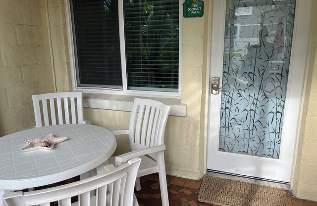 Charming 1-Bedroom Apartment Steps From Beautiful Clearwater Beach