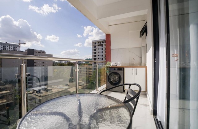 Charming 1-bedroom apartment in brilliant Nairobi with fitness room-smarthomes2