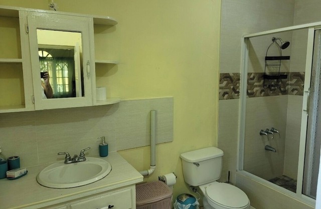 Charming 1-bedroom building in delightful Negril with AC