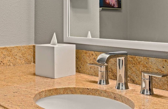 Charming 1-bedroom condo in amazing Las Vegas nClub Wyndham Grand Desert