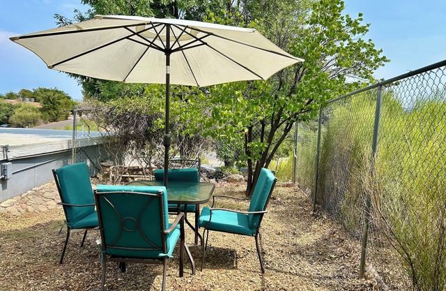 Charming 1-bedroom w/ Private Patio