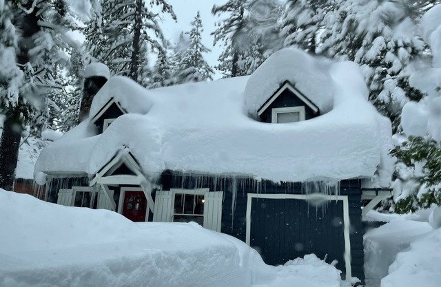 Encantadora casa de campo de 1930 en el lado del lago de la autopista 89 en Sunnyside, Lake Tahoe