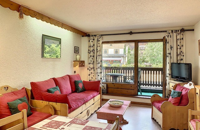 Precioso apartamento de 2 habitaciones con vistas al pueblo y parking subterráneo en Combloux