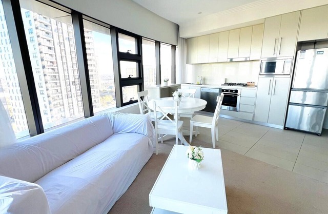 Charming 2-bedroom apartment in Sydney Olympic Park with AC, WiFi