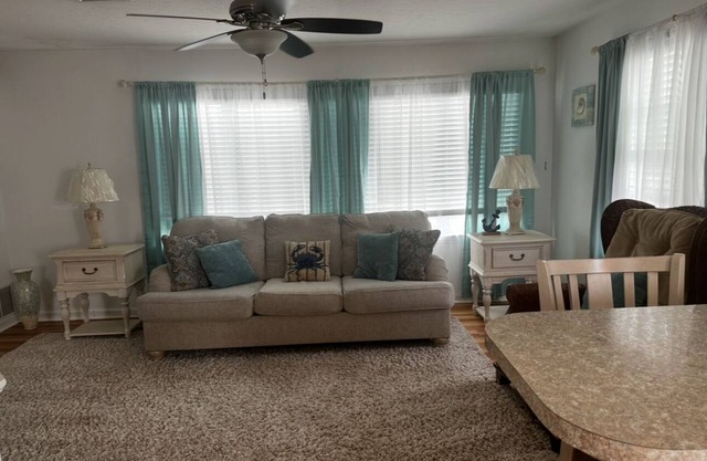 Charming 2-bedroom apartment with AC, WiFi in delightful Wildwood Crest