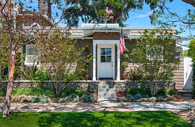 Encantadora casa de 2 dormitorios en Coronado!