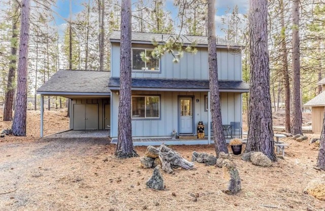 Charming 2-bedroom house in lovely Sunriver with AC, WiFi