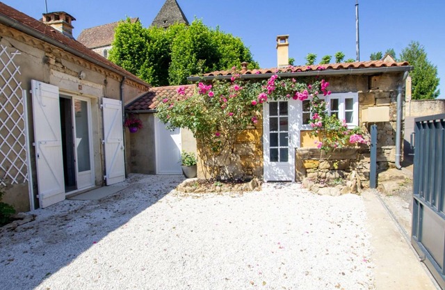Casa encantadora con WiFi, jardín y cerca de Dordogne