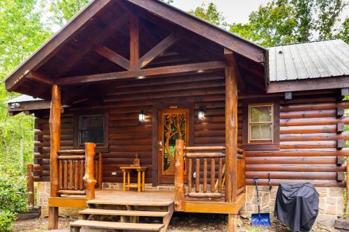 Charming 2BR Cabin with Hot Tub & Mountain Views