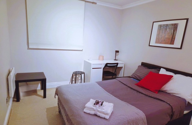Charming 3 bedroom by the Thames