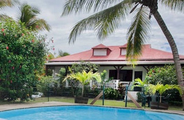 Encantadores alojamientos climatizados de 3 dormitorios con piscina privada.