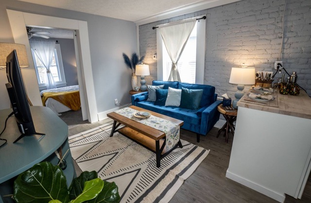 Charming 3 Bedroom Home - Great Location