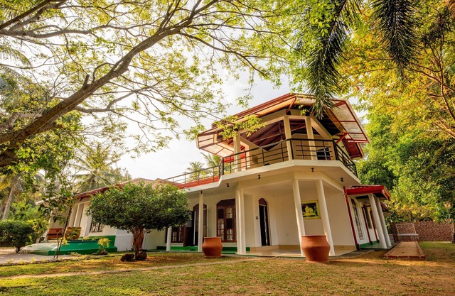 Charming 3-bedroom villa with AC, WiFi in serene Kadahapola, Narammala