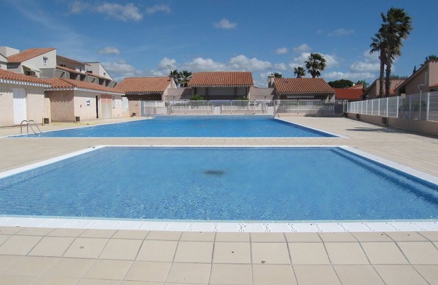 Villa con Mezzanine, Ideal para Familias, Piscina, Cerca de la Playa y el Puerto en Saint Cyprien