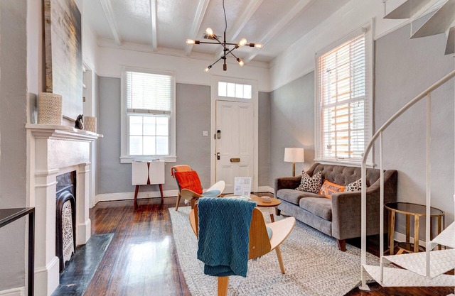 This cottage is a 3 bedroom(s), 2 bathrooms, located in New Orleans, LA.