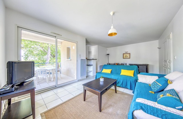 Encantadora casa 4-6 pers con piscina, terraza y playas a 1,2 km en Soulac-sur-Mer