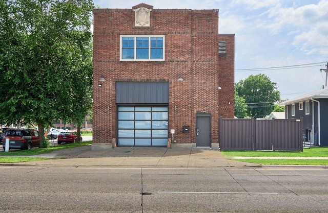 Charming 4-bedroom historic Firestation in Saint Paul with WiFi, AC