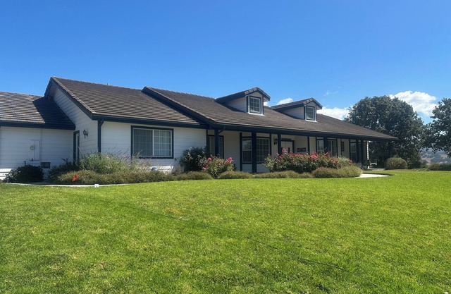 4-bedroom house in fabulous Solvang with WiFi, AC. Enjoy your stay