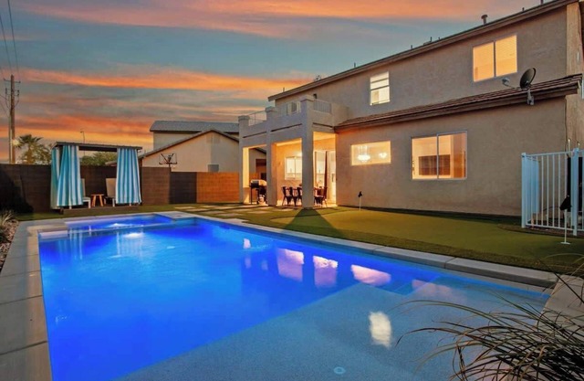 Charming 4BR Home: Game Room Galore w/ Pool&HotTub