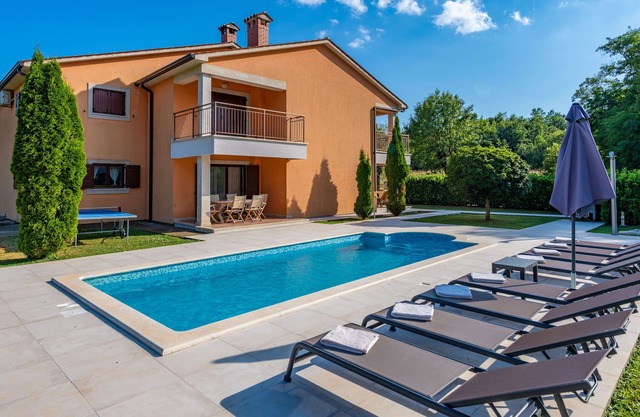 Encantador e ideal para 10 vacacionistas