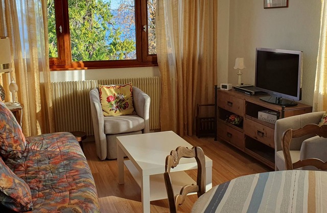 Encantador apartamento cerca del lago con Wi-Fi y estacionamiento en Évian-les-Bains