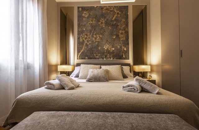 Charming Apartment on the Grand Canal R&R