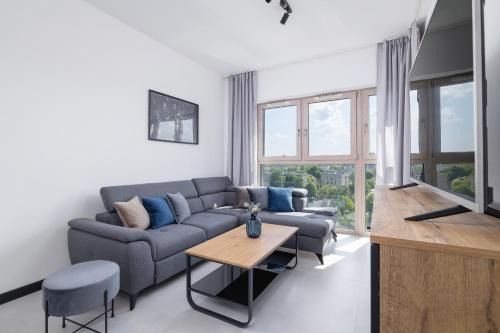 Charming Apartment with Parking in Katowice by Noclegi Renters