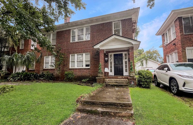 Charming Ardsley Park Hideaway