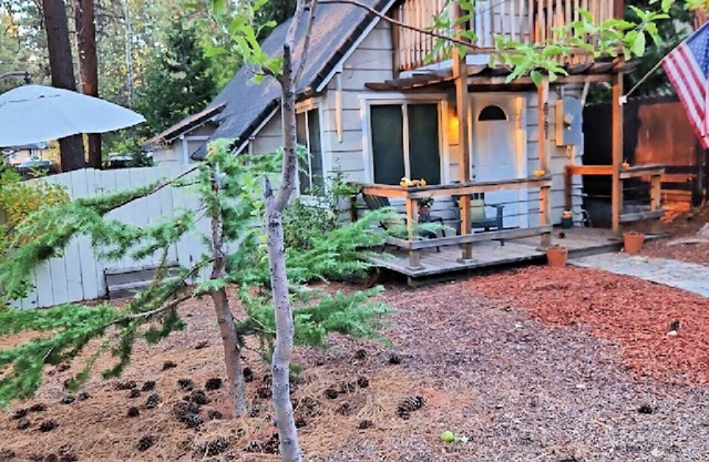 Charming Cabin-Easy Access to Skiing-Walk to Beach