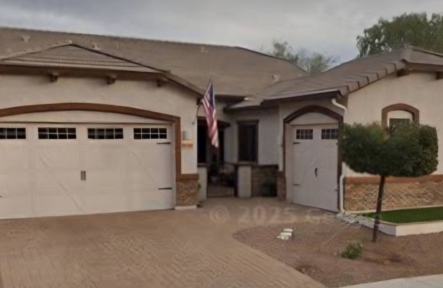 Charming Canary 3-bedroom home in Queen Creek.. Hot tub, private.