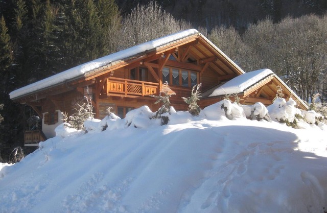 bonito chalet para 9 personas, acceso directo a las pistas