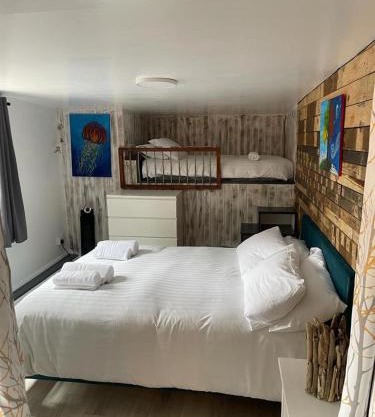 Charming Chalet - Sleep 3 4 & Free Parking