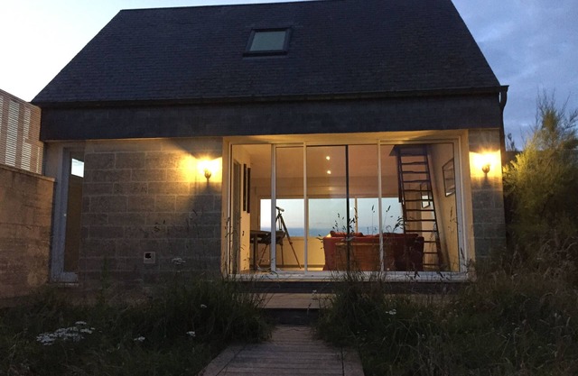 Charming Cottage on the D-day Beach for 2 to 4 Guests