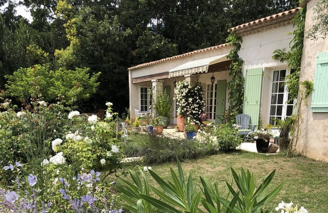Charming Cottage style villa