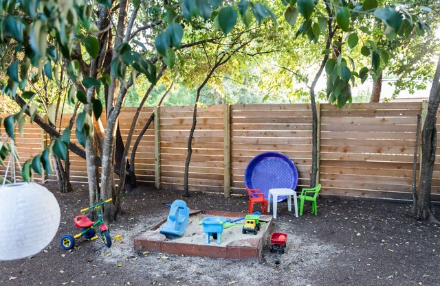 Charming Eastside Home Near UT, Downtown, Capitol, St. Davids, Dell Children's
